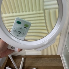 拡大鏡付きライトの画像