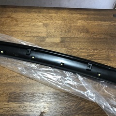 【美品】60ハリアー用ボンネットガーニッシュ黒の画像
