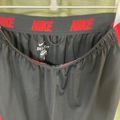 NIKE ナイキ ランニングウェア ハーフパンツ ショートパンツ L 黒赤ラインの画像