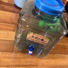 水ボトル12リットルの画像