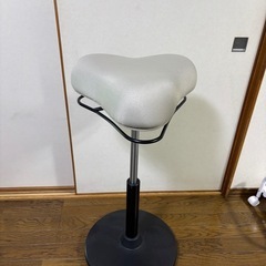 腰痛改善椅子の画像