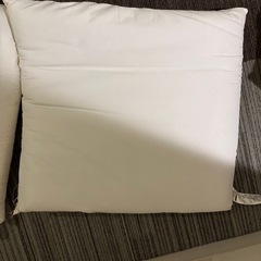 ニトリ ウレタンヌードクッション 2個の画像
