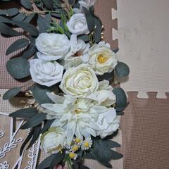 結婚式で使用した造花、フラワーシャワー、イニシャルオブジェの画像