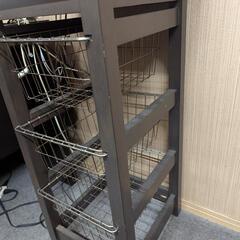 木目調　電話台　網目カゴ付きの画像