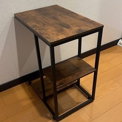 ヴィンテージ調 サイドテーブル（収納棚付き）の画像