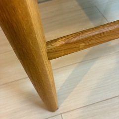 ③木製ダイニングチェア 緑色クッションの画像