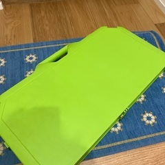 子供用折りたたみテーブルの画像