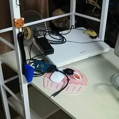 棚付きシステムデスク　パソコンデスクの画像