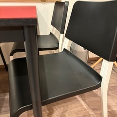 テーブルセット(椅子4つ)の画像