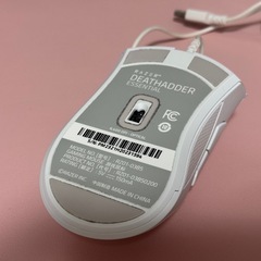 Razer DEATHADDER ESSENTIAL 有線ゲーミングマウス ホワイトの画像