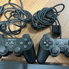SONY ソニー　PlayStation 2（PS2）本体とコントローラー　AVケーブル　一式　周辺機器　ブラック　薄型　SCPH-77000 プレーステーション2の画像