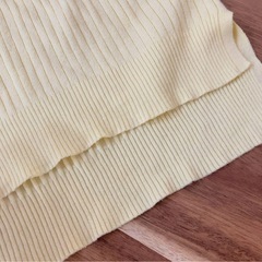 ハニーズ　袖なし　ノースリーブニット　イエローの画像