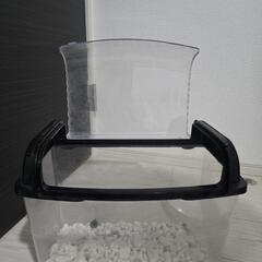 飼育ケースの画像