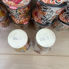 日清　みそきんラーメンとメシ1個450円、メシ500円の画像