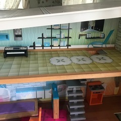 大きなドールハウスの画像