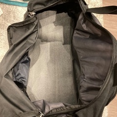 巨大なNIKEバッグの画像