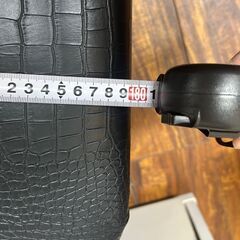 長椅子　ロビーチェア－　ベンチシート　コクヨ製品　クロコダイル風フェイクレザーにて張替済み　一台の画像