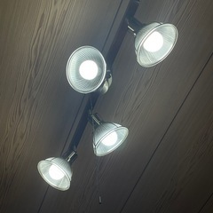 【引受先決まりました】シーリングライト 引き取り限定 色調整可能な電球とリモコン付き 照明の画像