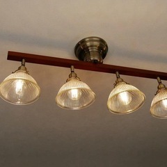 【引受先決まりました】シーリングライト 引き取り限定 色調整可能な電球とリモコン付き 照明の画像