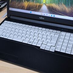 【美品】【Windows11】富士通 Lifebook A576/TX Corei5/メモリ8GB/SSD256GB MicrosoftOffice付の画像