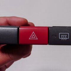 L175S　MOVEカスタムに使用していました。 ハザードおよびリア熱線スイッチのLED打ち替え済加工品。の画像