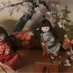 昭和レトロ 三人官女風 日本人形 ガラスケース入り 桜飾り付き インテリア人形の画像