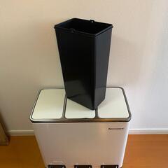 Songmics 3分別ゴミ箱 / Songmics 3-Compartment Recycling Binの画像