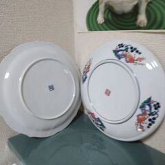 未使用　①有田焼　伊万里焼　柴田陶器　金彩　大皿26㎝②有田焼　古伊万里　大皿の画像