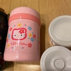 ハローキティ弁当箱⭐︎ディズニーランドポップコーン入れの画像