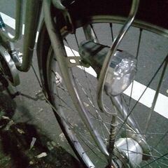 自転車27インチ LEDオ−トライト 6段ギア（銀）の画像