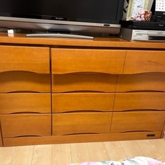天然木整理ダンスの画像
