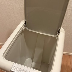 ニトリ ゴミ箱 45Lの画像