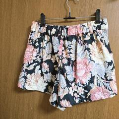 新品タグ付き　INGNI　花柄ゴブラシ風　ショートパンツの画像