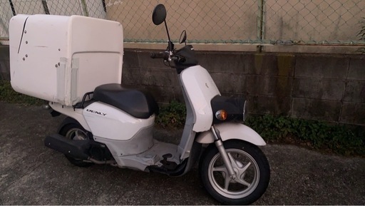 配達バイクに最適ボックス付きフットブレーキで楽々運転のベンリー110