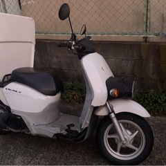 配達バイクに最適ボックス付きフットブレーキで楽々運転のベンリー110、要現地確認の画像