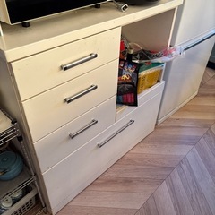 食器棚の画像