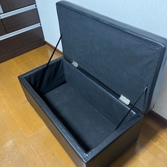 収納出来るスツール　2人用　ブラック合皮　中古品の画像