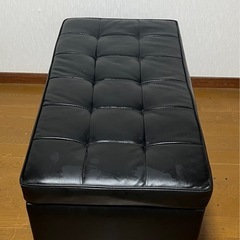収納出来るスツール　2人用　ブラック合皮　中古品の画像