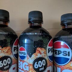 コカ・コーラ、ペプシまとめて7本の画像