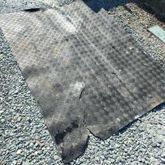 軽トラの荷台 縞鋼板柄ゴムマットの画像