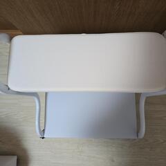 ペディ台（フットケアワゴン）の画像