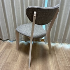 LOWYAダイニングチェアの画像