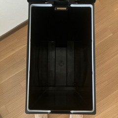 ゴミ箱ペダル式（黒）の画像