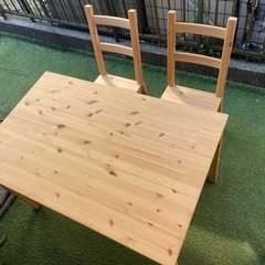 取引中　IKEA ダイニングテーブル　椅子2脚の画像