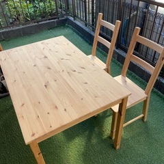 取引中　IKEA ダイニングテーブル　椅子2脚の画像