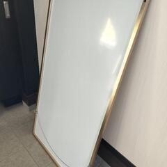 大きな鏡の画像