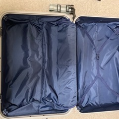 ハードスーツケースTSAロック付き。大容量86L,預け荷物ギリギリ。3辺合計1565mm=762×510×293の画像