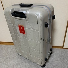 ハードスーツケースTSAロック付き。大容量86L,預け荷物ギリギリ。3辺合計1565mm=762×510×293の画像