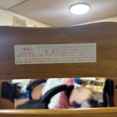 テーブル付き椅子の画像