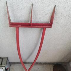 畑で使う道具の画像